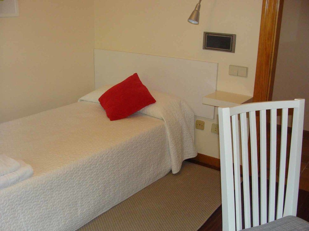 Hotel Montanas De Covadonga กังกัส เด โอนิส ภายนอก รูปภาพ