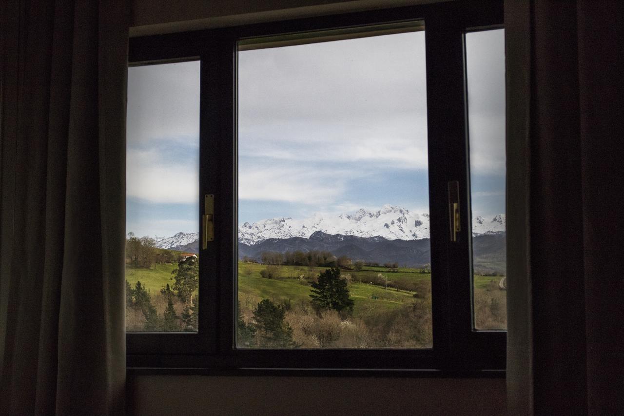 Hotel Montanas De Covadonga กังกัส เด โอนิส ภายนอก รูปภาพ